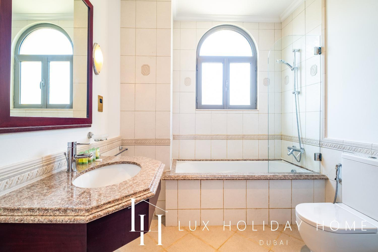 Bathroom 3, LUX - The Ocean Pearl Villa, Dubai