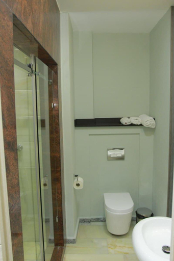 Bathroom 4, Meridian Termez, Termiz