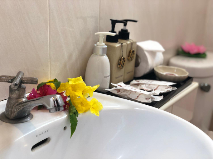 Bathroom 5, Phi Phi Villa Resort, Mueang Krabi