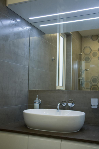3, Sunshine Suites
