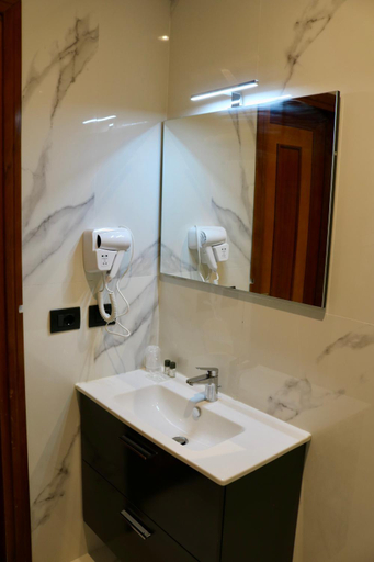 Bathroom 4, Hotel Europa Signa, Florence