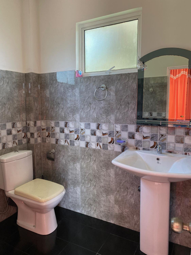 Bathroom 5, Sunway Residence, Weligama