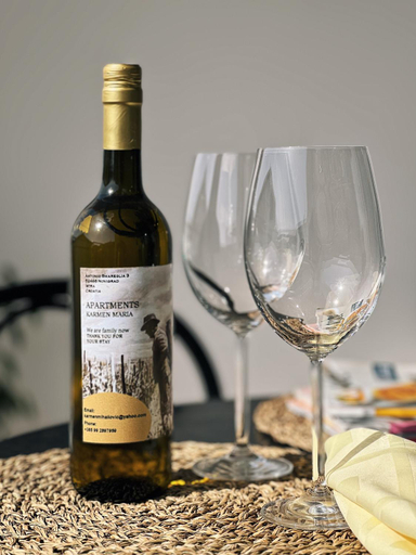 Food & Drinks 3, Apartments Teodora Maria, Novigrad
