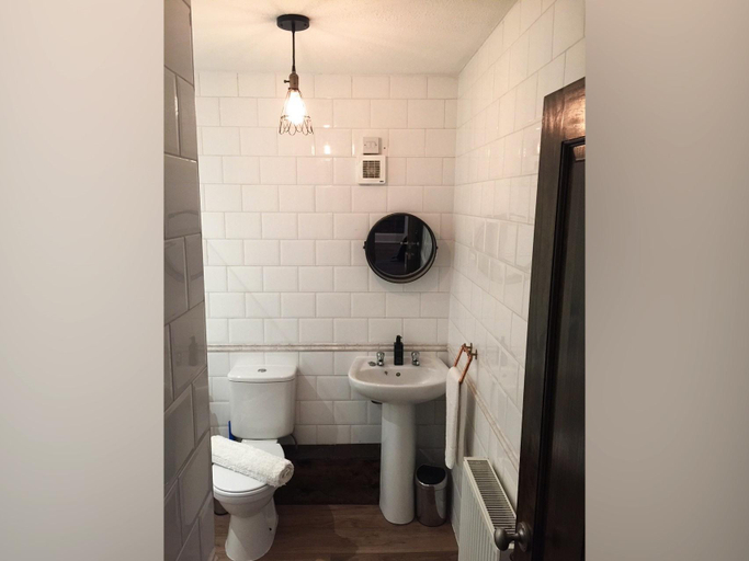 Bathroom 3, The Clacks Rustic Abode, Clackmannanshire