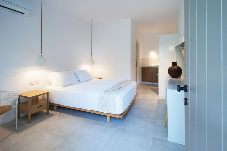 Bedroom 2, Paris Studios & Apartment, Thessaly