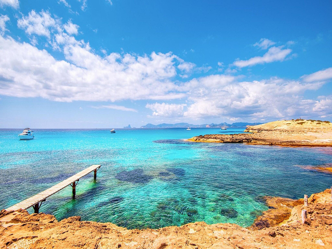Others 5, Villa near Cala Tropicana with Pool, Baleares