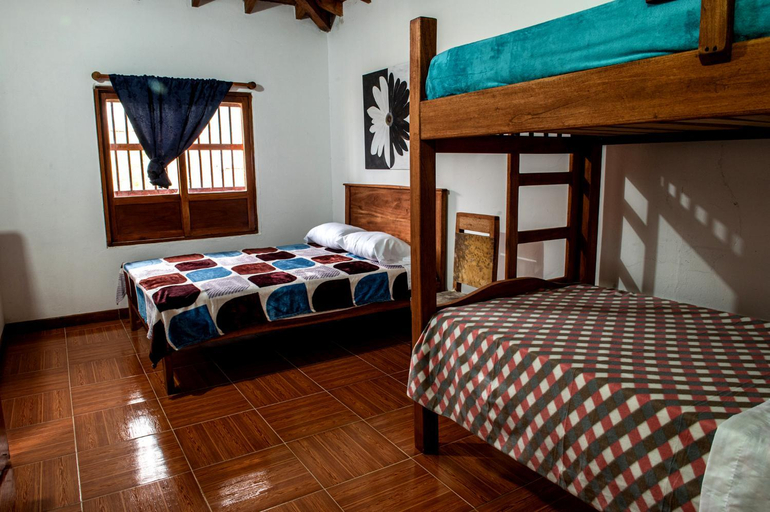 Bedroom 3, CAFE RACER HOSTEL, Jardín
