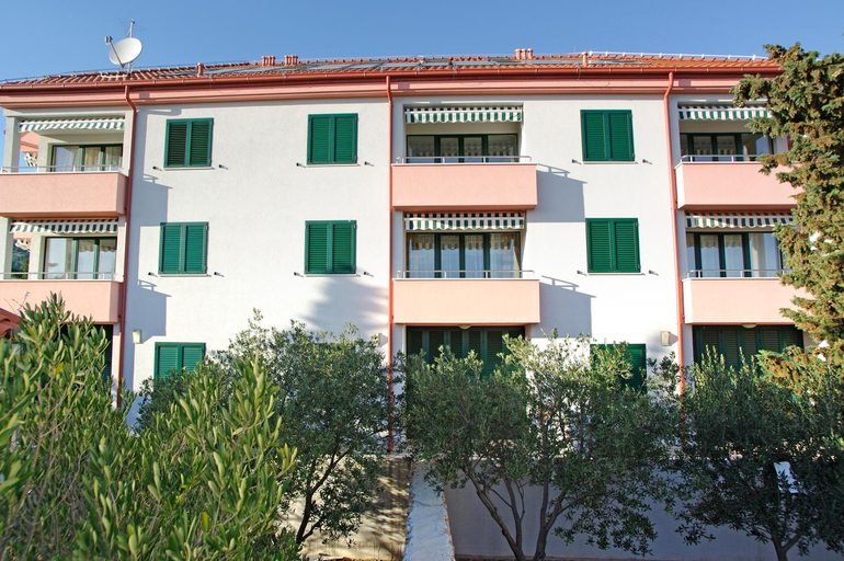 Exterior & Views, Pinia apartments, Bol