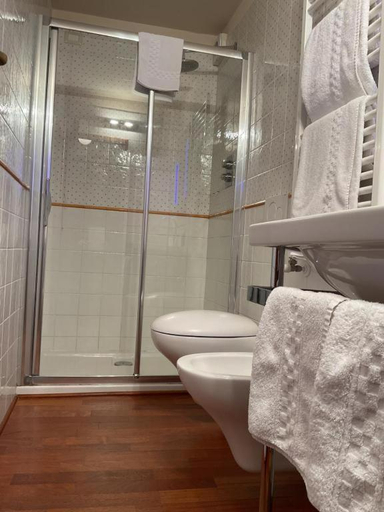 Shower 2, Tosca , Florence