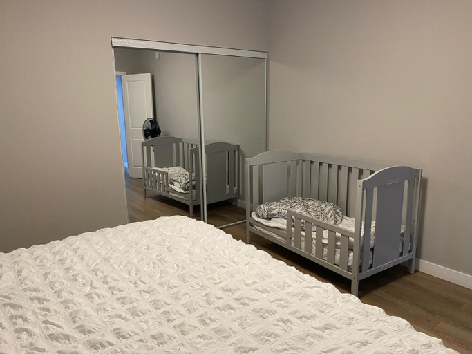 Others 4, Private Entrance 2 Bed 1 Bath, Division No. 11