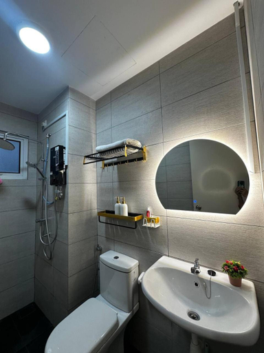 Bathroom 4, Indah Homestay @ Canopy Hills Kajang 2 | Bangi, Hulu Langat