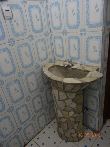 Bathroom 4, Beach Garden BnB, Rubavu