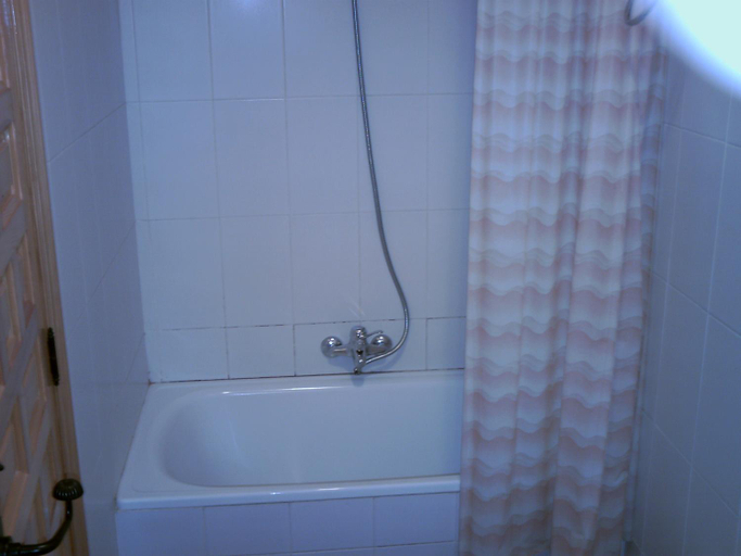 Bathroom, Casa Lopez, Salamanca