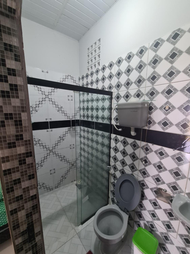 Bathroom 5, Hospedagem e queijaria Peua, Soure