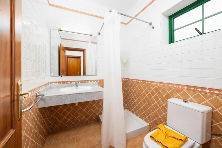 Bathroom, Villa Costa Papagayo 6, Las Palmas
