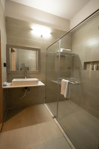 Bathroom 3, The Layover Hotel, Dimapur