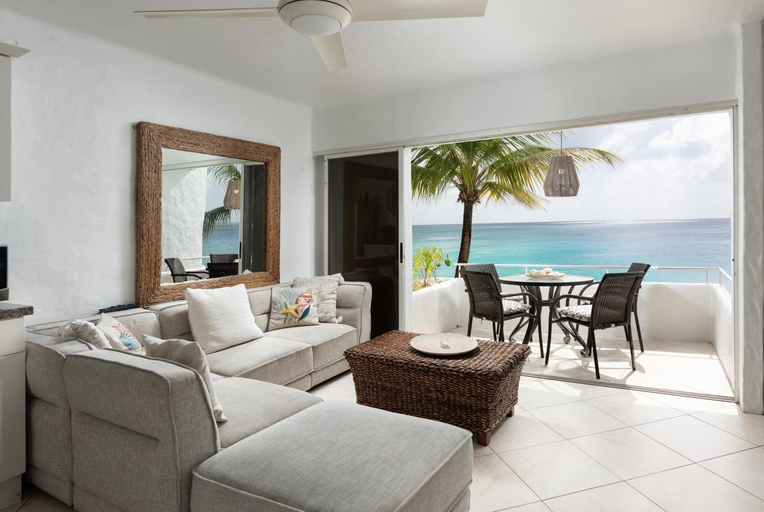 Others 3, Coralita Apartments