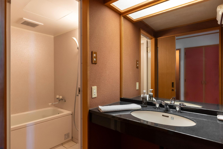 Bathroom 5, Hotel East China Sea, Ishigaki