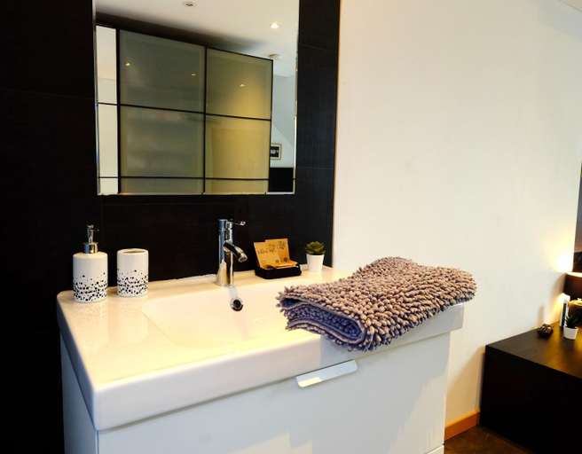 Bathroom 2, Https, Liège