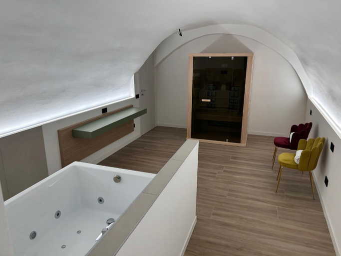Hot tub 5, Casa Belvedere - ENJOY HOLIDAY, Verona