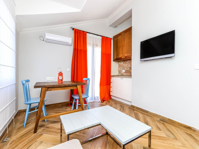 Others 5, El Mar Apartments