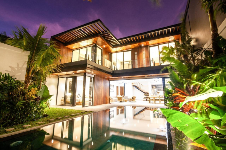 2, Chic 4BR, 200m to Canggu's Blissful Beach Haven, Badung