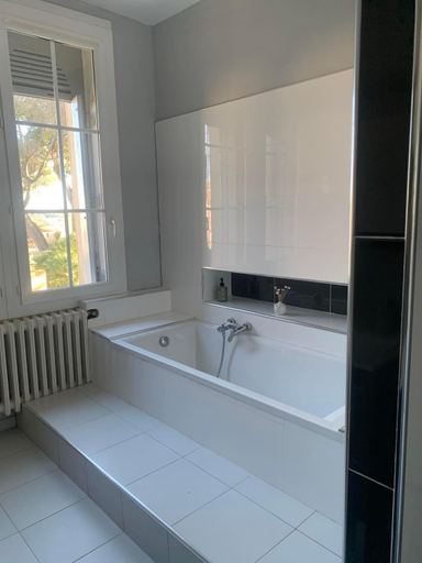 Bathroom 2, Chateau Sainte Colombe - Chambres, Hérault