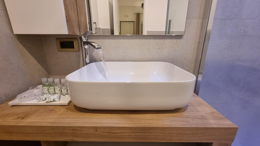 Bathroom 3, La Ginestra C&B House and Rooms, L'Aquila
