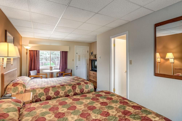 Bedroom 3, Anchorage Inn Rochester, Strafford
