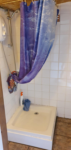 Bathroom 2, Pentre Bach Bunkhouse, Gwynedd
