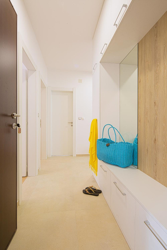Others 2, Chiron Apartments