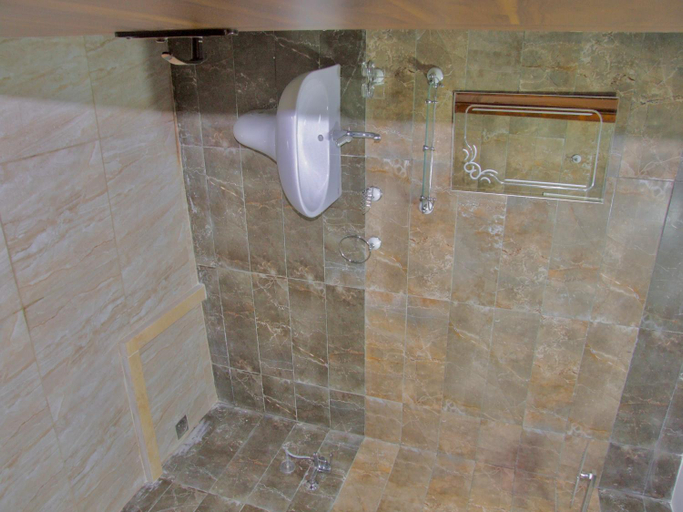 Bathroom 4, pyramids solar boat inn, Al-Ahram