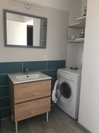 Bathroom 2, La Grange de la Brousse, Charente-Maritime
