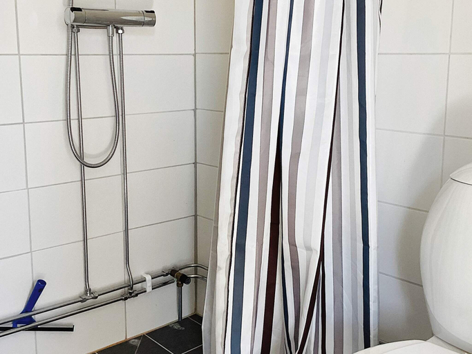 Bathroom 2, person holiday home in FALKOPING-By Traum, Falköping