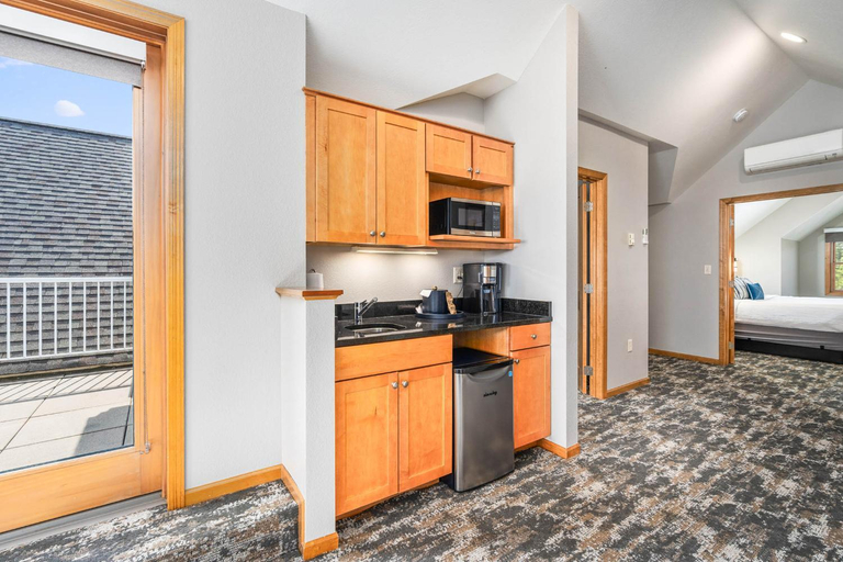 Others 5, Beacon Pointe on Lake Superior, Saint Louis