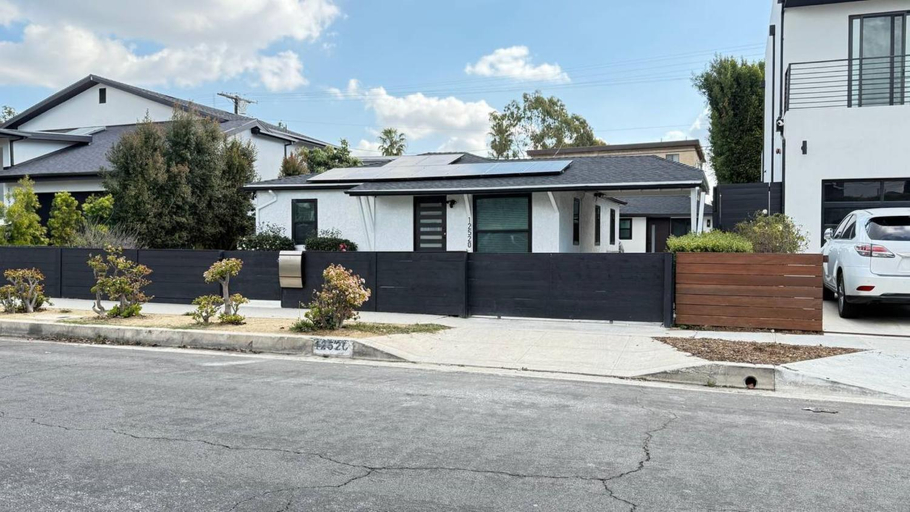 Others 4, Modern 2BR Stylish & Cozy Unit, Los Angeles