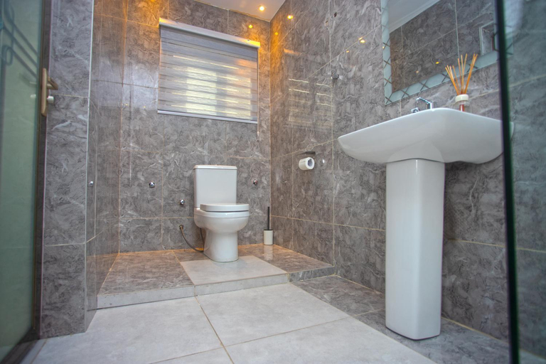 Bathroom 3, Labev Hotel, Kumasi