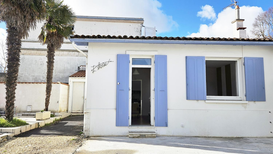 3, MAISON A CENTRE VILLE ET 5 MIN A PIED PLAGE, Charente-Maritime
