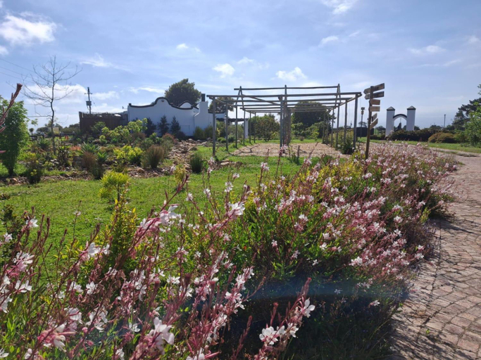 Others 4, Dunkes Organic Equestrian Estate, Eden