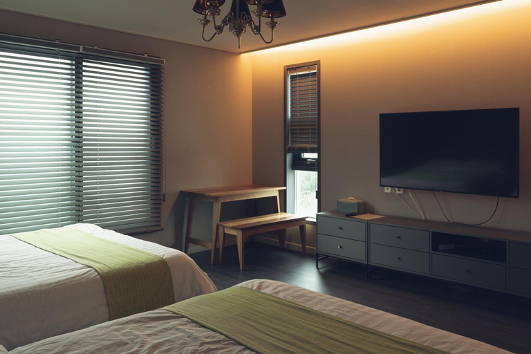 Bedroom 2, Jeju Blanc Jade Pool Villa, Seogwipo