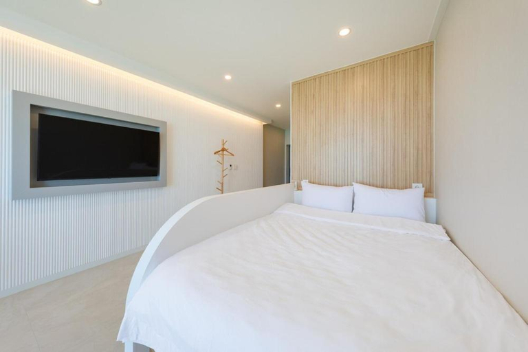 Bedroom 1, Stayhola, Gangneung