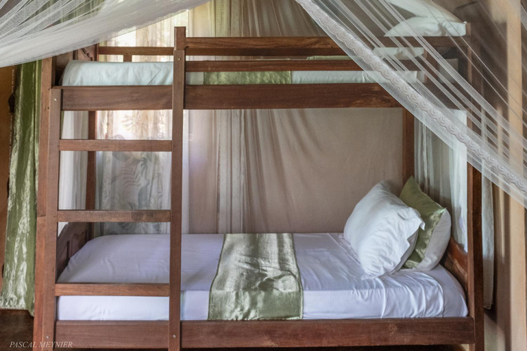 Others 3, Villa Paradis, Analanjirofo