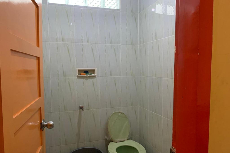 Bathroom 4, Hotel O Wisma Rima Melati, Jeneponto