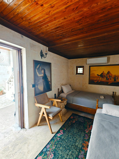 Others 2, Ktisis Butik Otel, Merkez