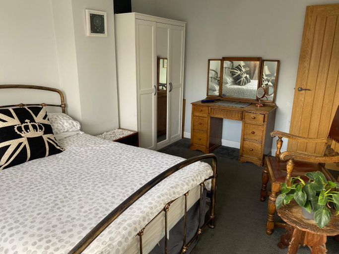 3, Private Room in a house in the Cotswolds, Worcestershire