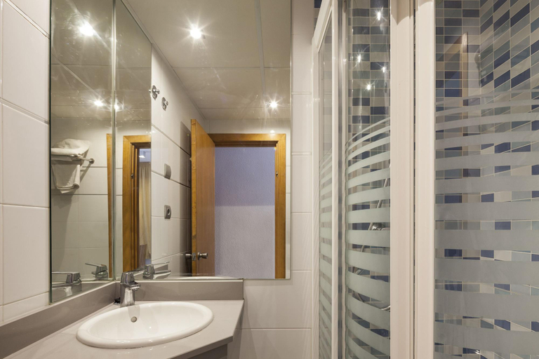 Bathroom 4, Apartamentos Jet - Adults Only, Baleares