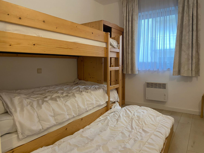 Bedroom 2, Apartment in Nieuwpoort near Marina Views, West-Vlaanderen