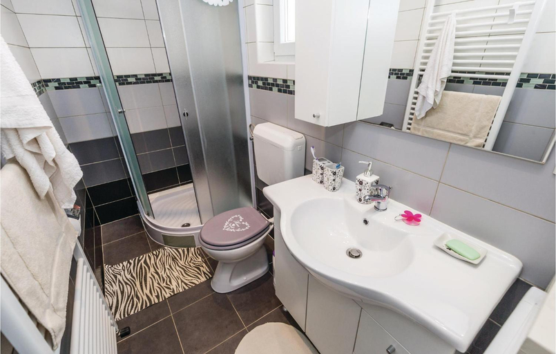 Bathroom 3, Stunning Home In Rukavac, Matulji