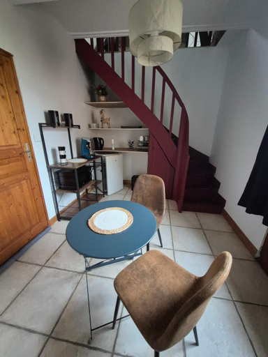 Others 4, L'auberge de la hutte, Somme
