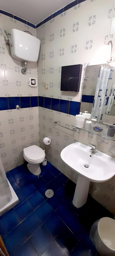 Bathroom 3, L'Atelier Vedi Napoli ai tuoi piedi, Napoli